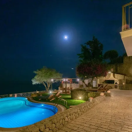 Villa Corfu Beachfront Elektra Benitses (Corfu)