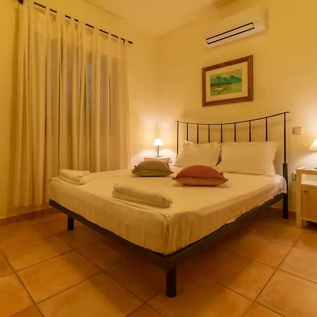 Corfu Beachfront Elektra * Benitses (Corfu)