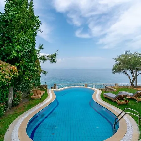 Villa Corfu Beachfront Elektra *