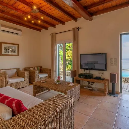 Corfu Beachfront Elektra * Benitses (Corfu)