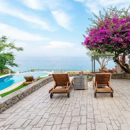 Corfu Beachfront Elektra * Benitses (Corfu)