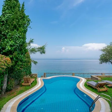Vilă Corfu Beachfront Elektra Benitses (Corfu)
